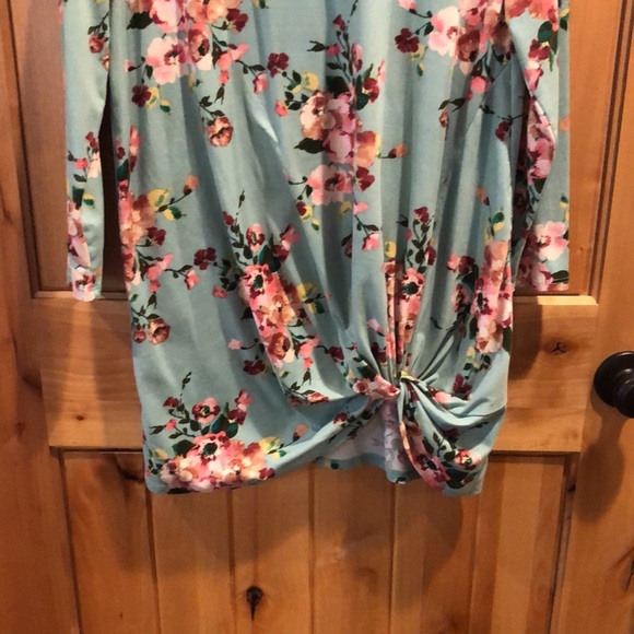 Women’s Sz M Reborn J 3/4 Sleeve Mint Floral Tunic Top w/ Knot - Picture 3 of 4